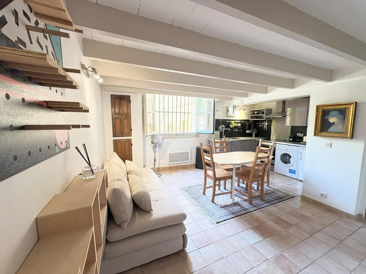 Appartamento Appartement Aixois De Caractere Place Des 4 Dauphins Aix-en-Provence
